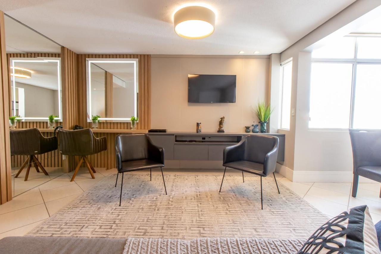 Delupo Hotel - Livin Studios คริซิอูมา ภายนอก รูปภาพ