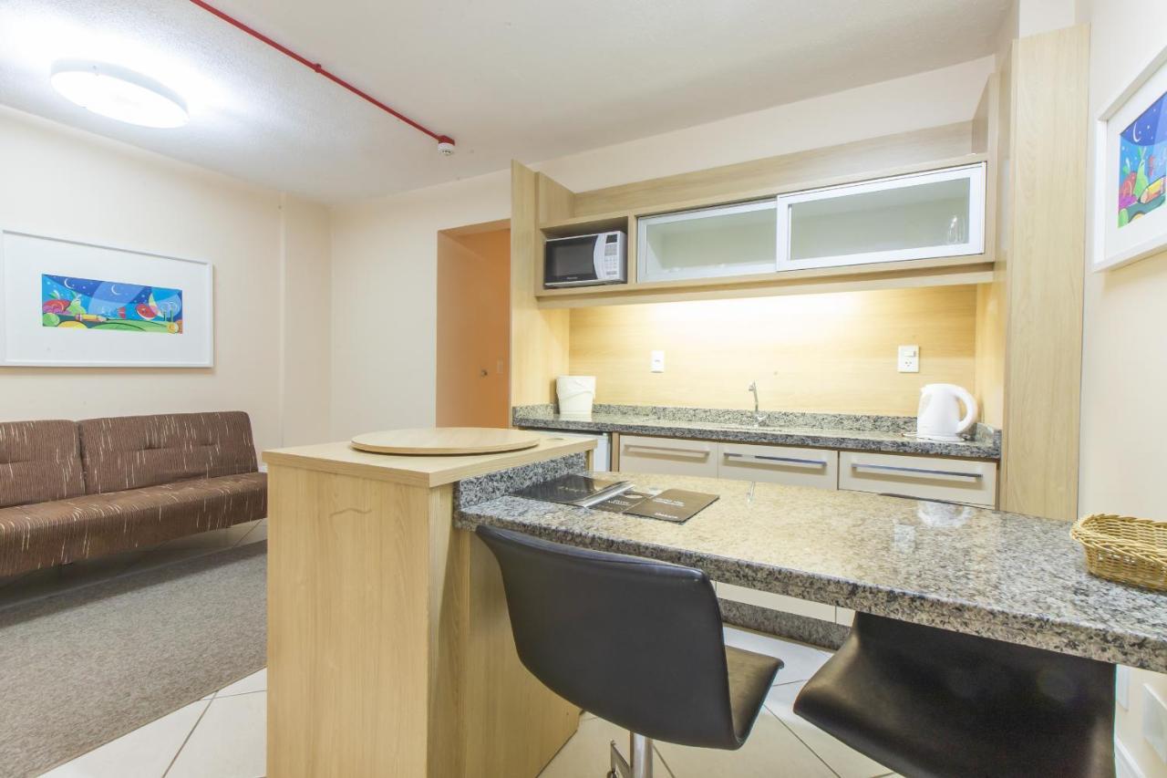 Delupo Hotel - Livin Studios คริซิอูมา ภายนอก รูปภาพ