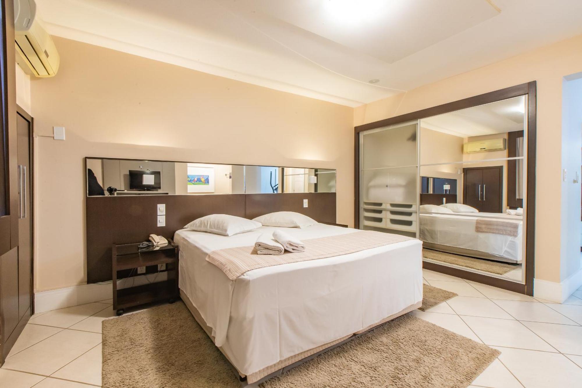 Delupo Hotel - Livin Studios คริซิอูมา ภายนอก รูปภาพ